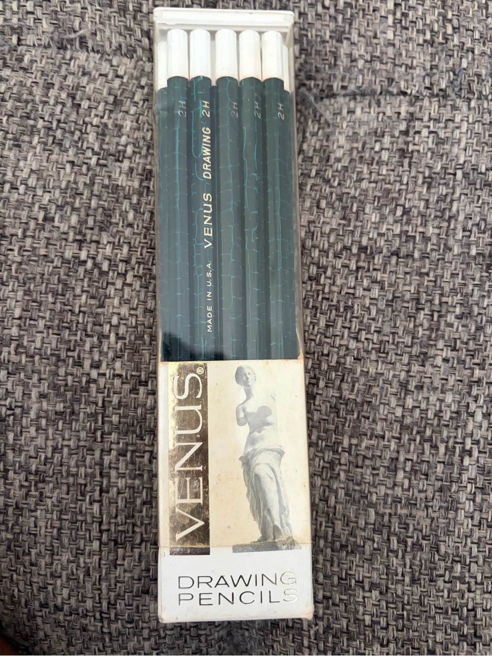 VENUS Dark Drawing Pencils Lot of 11